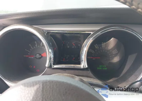 2009 Ford Mustang V6/V6 Premium z USA, uszkodzony, nr VIN 1ZVHT80N395122854